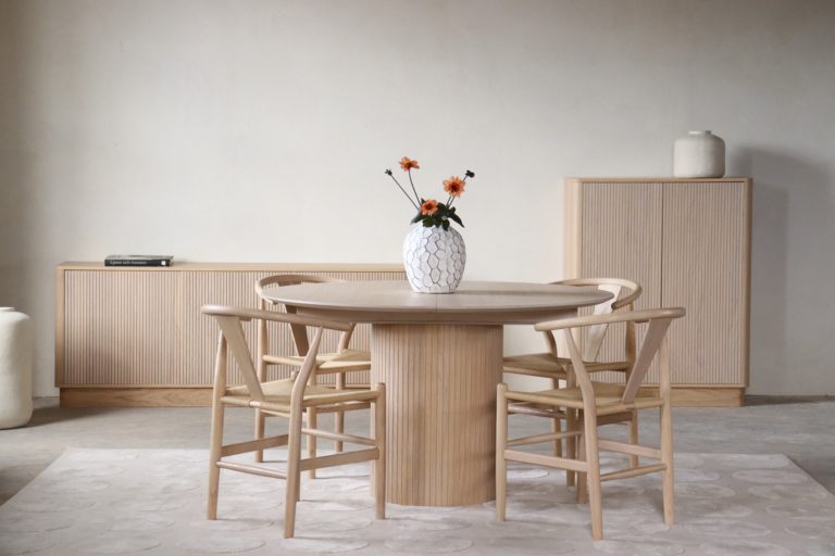 Lillu spisebord Ø130/265cm med 3 plater